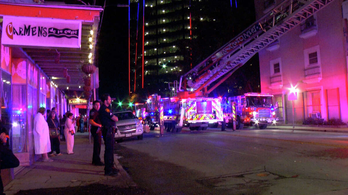 Highrise fire downtown kills 1, forces 30 to flee apartments