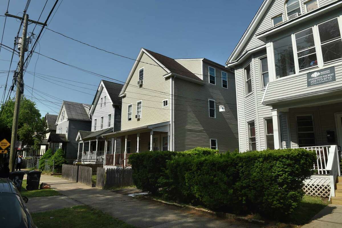 Hillhouse, New Haven neighbors mourn teen killed in shooting