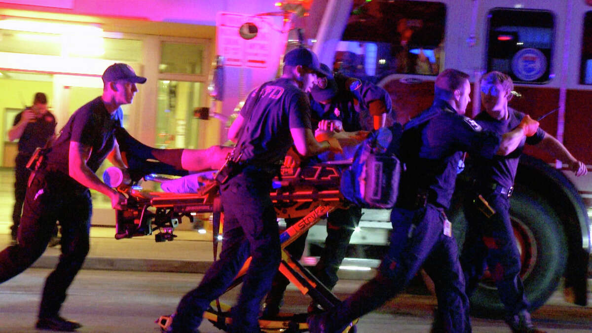 Highrise fire downtown kills 1, forces 30 to flee apartments