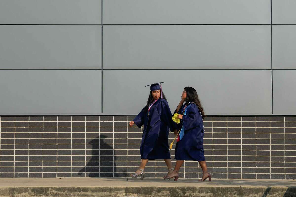 Houston ISD Superintendent Millard House II gives keynote at CVHS grad