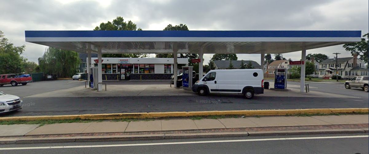 Man shot in legs at Windsor gas station, police say