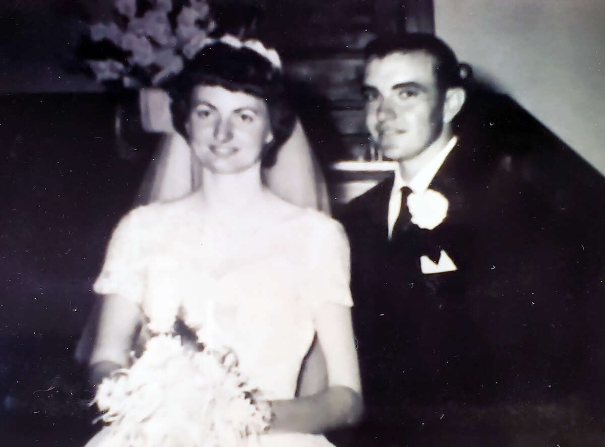 Ron and Phyllis Lacy celebrating 60th wedding anniversary