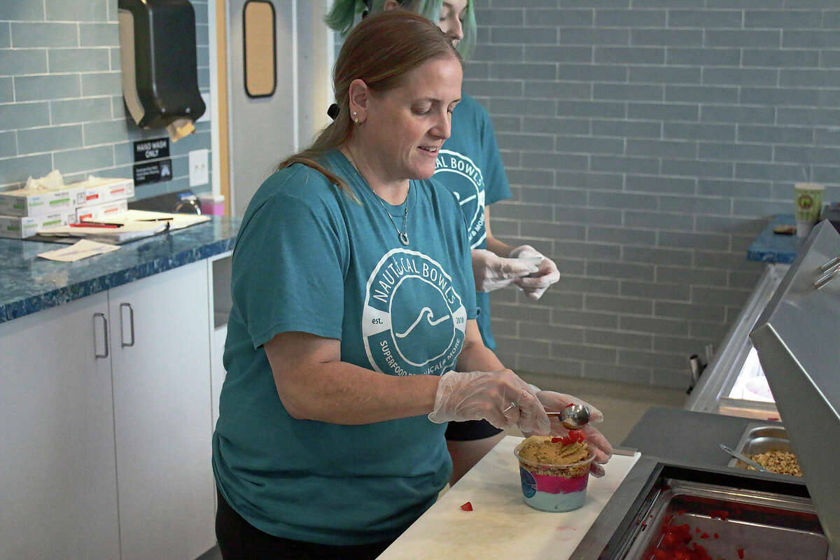Nautical Bowls serves Edwardsville community healthier dessert options