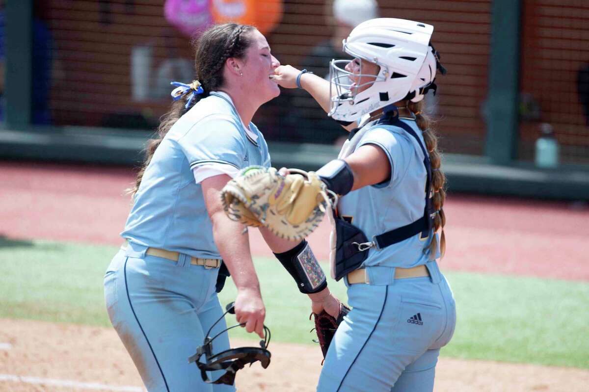 Lake Creek Lions Take Softball Dominance To A New Level