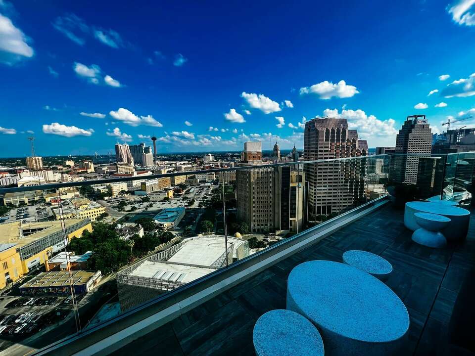 Best rooftops bars in San Antonio for views, friends, dates