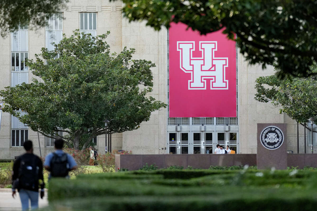 Story photo for UH endowment among the elites after crossing $1 billion mark
