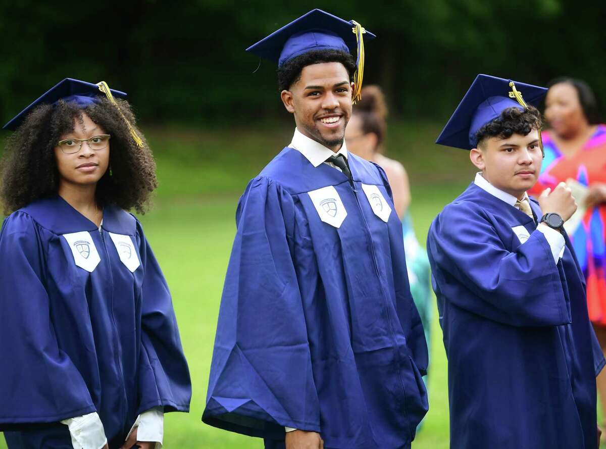 Notre Dame hosts 64th commencement in Fairfield
