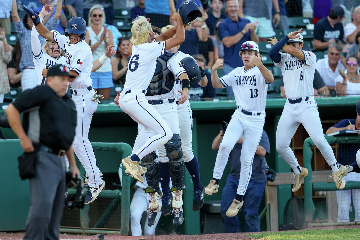 Baseball: Boerne Champion takes regional final series to Game 3