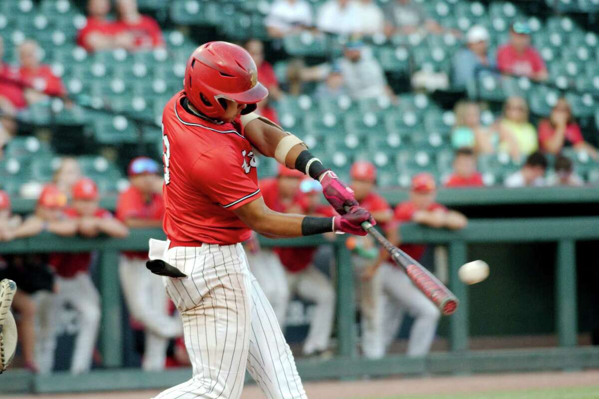 Pearland Oilers sweep Katy Tigers, advance to state tournament