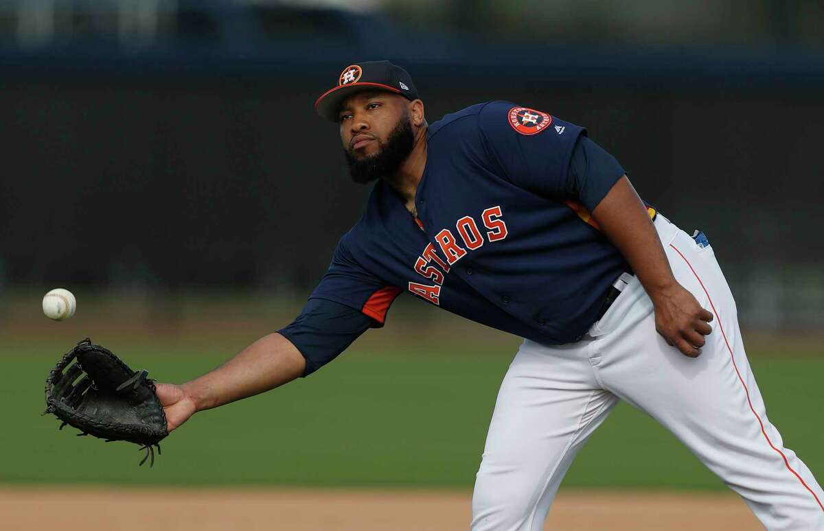 Jon Singleton signs minor league deal with Astros after release by