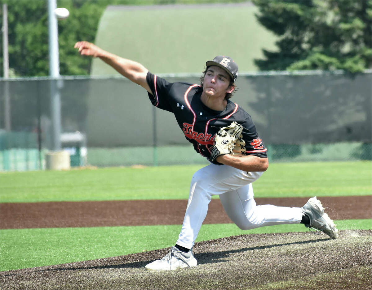 Seventh-inning double play lifts Edwardsville to sectional championshi