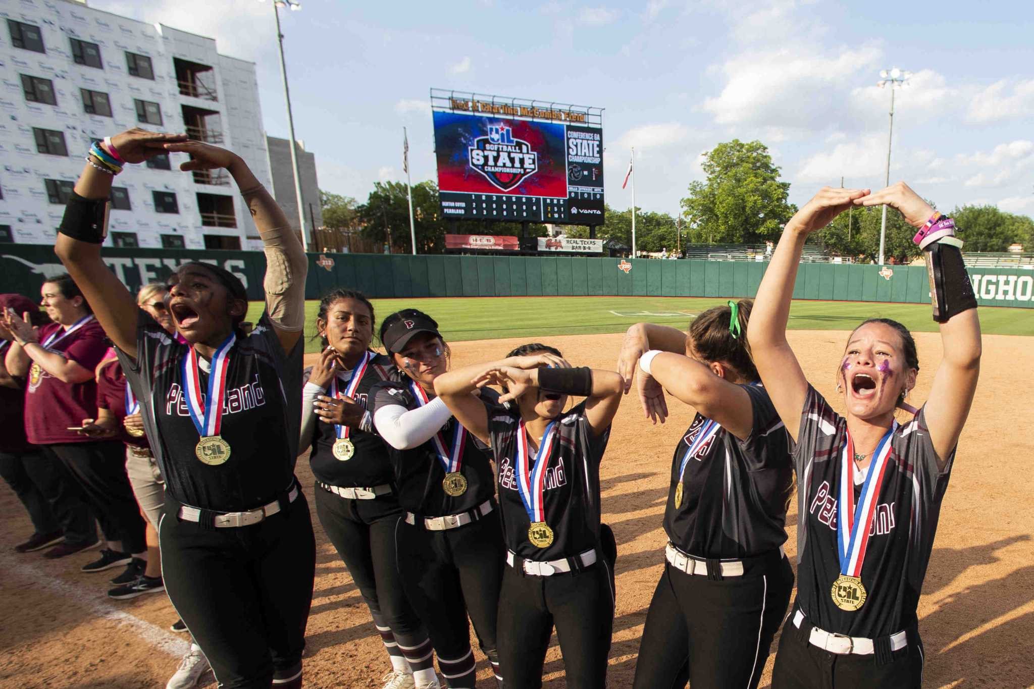 Pearland Oilers secure third state softball championship