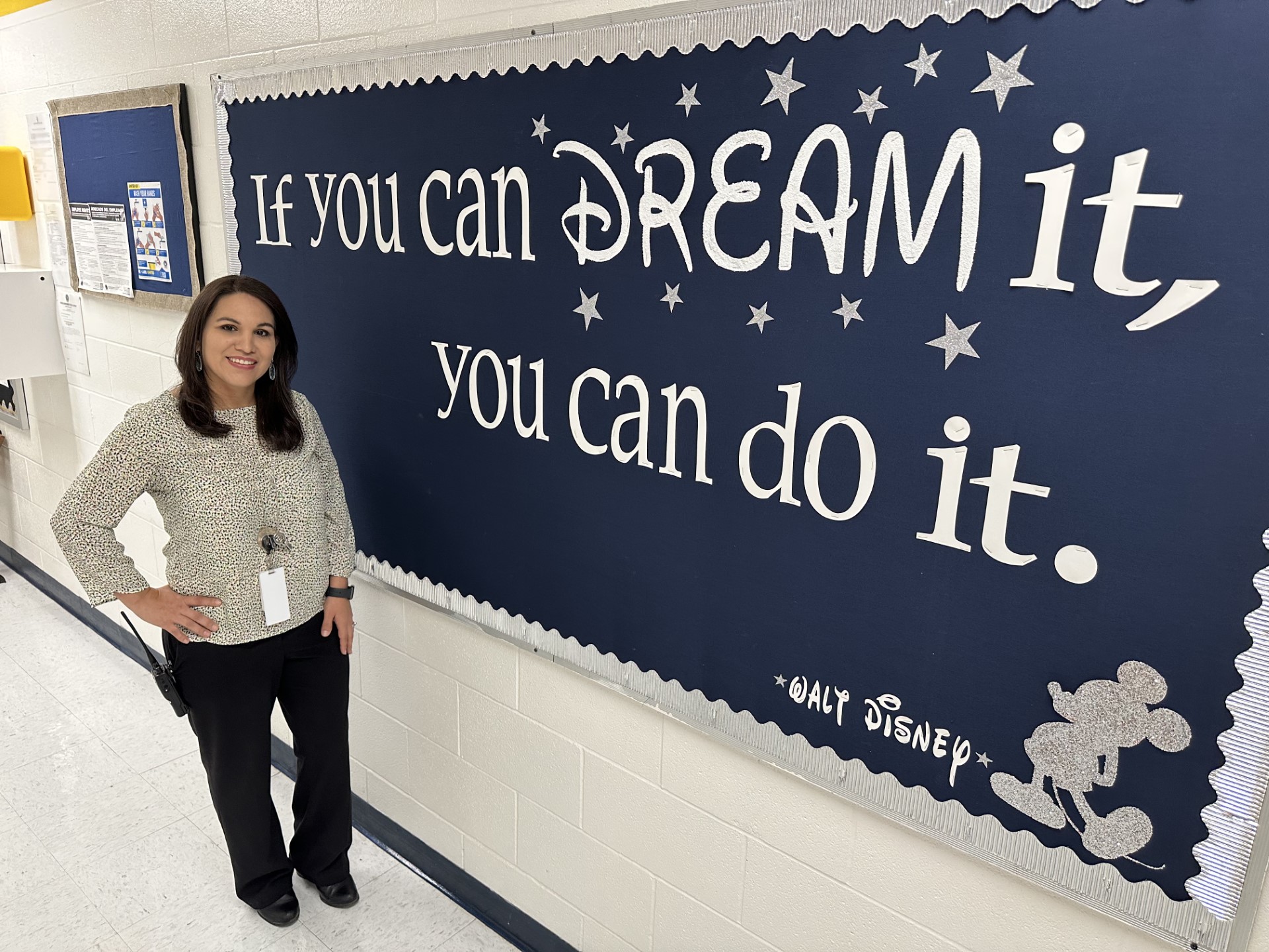 UISD principal receives H-E-B Excellence in Education award - Vimarsana News