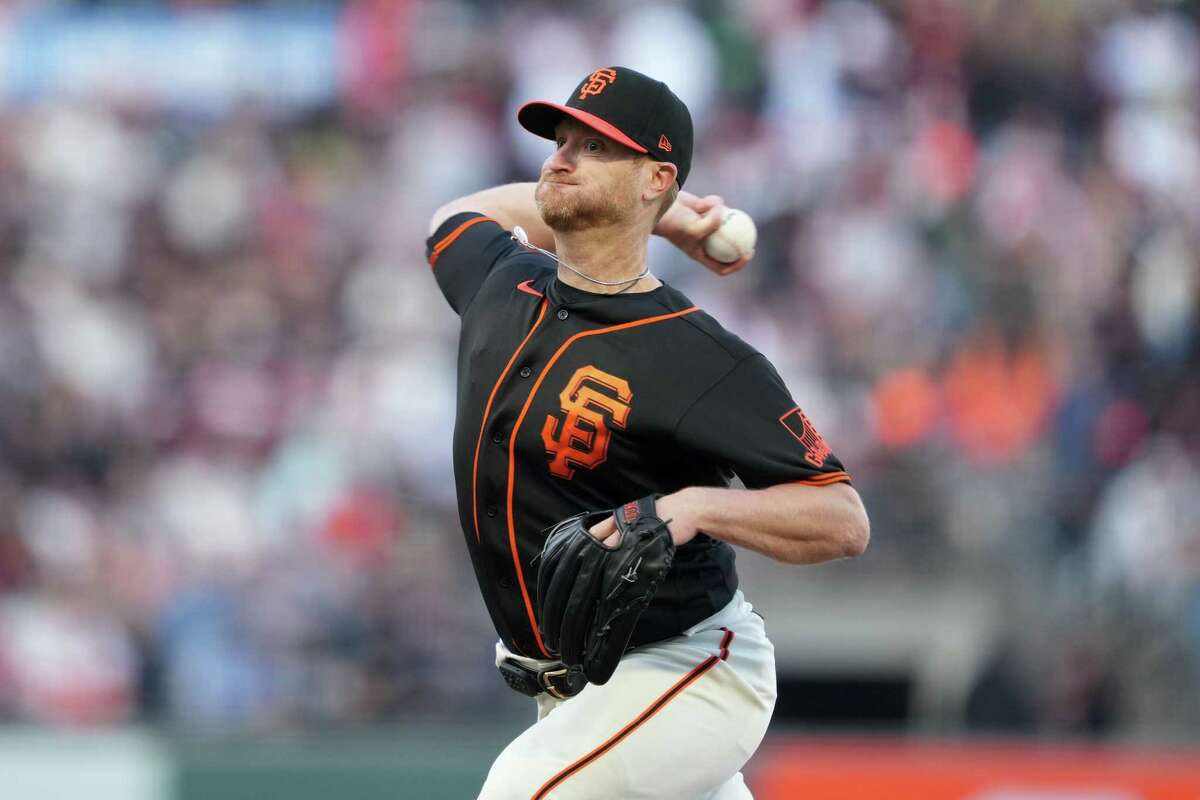 49ers Throw First Pitch at SF Giants Game