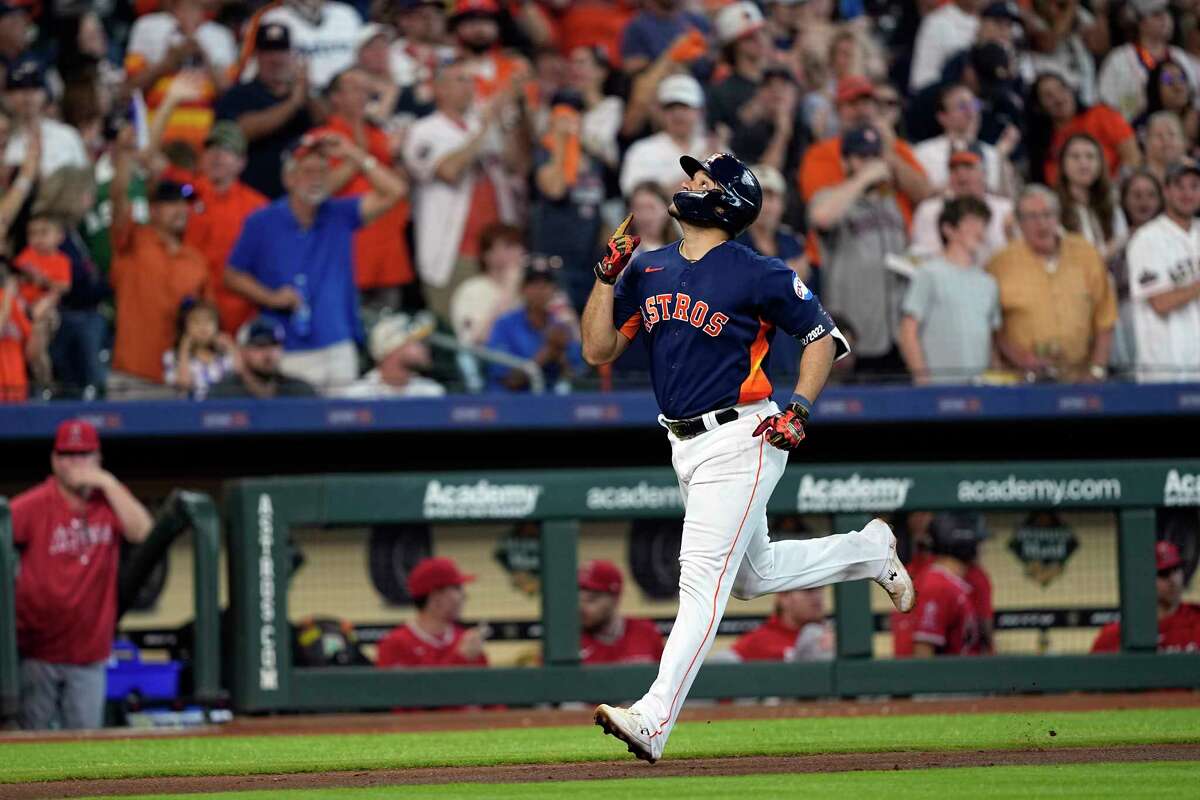 Houston Astros' J.P. France is in full command of his arsenal