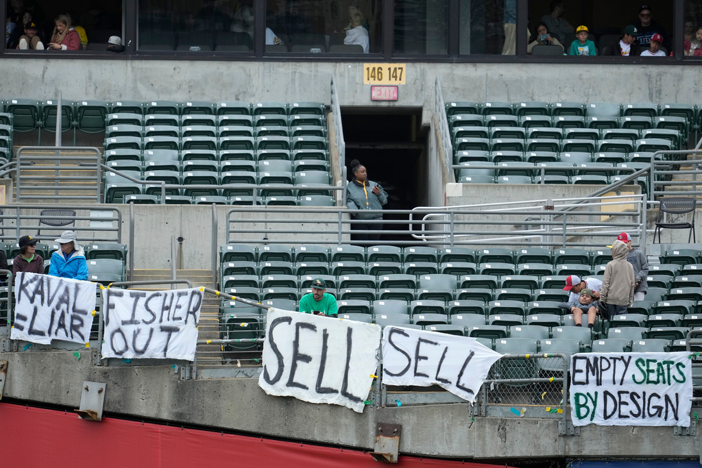 A's fans raise thousands to make 'Sell' shirts for June 13 game