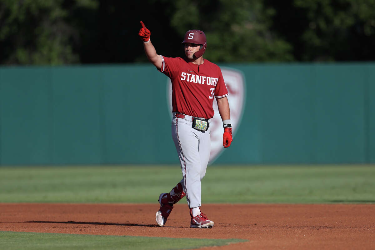 Stanford baseball edges Cal State Fullerton to stay alive in regional