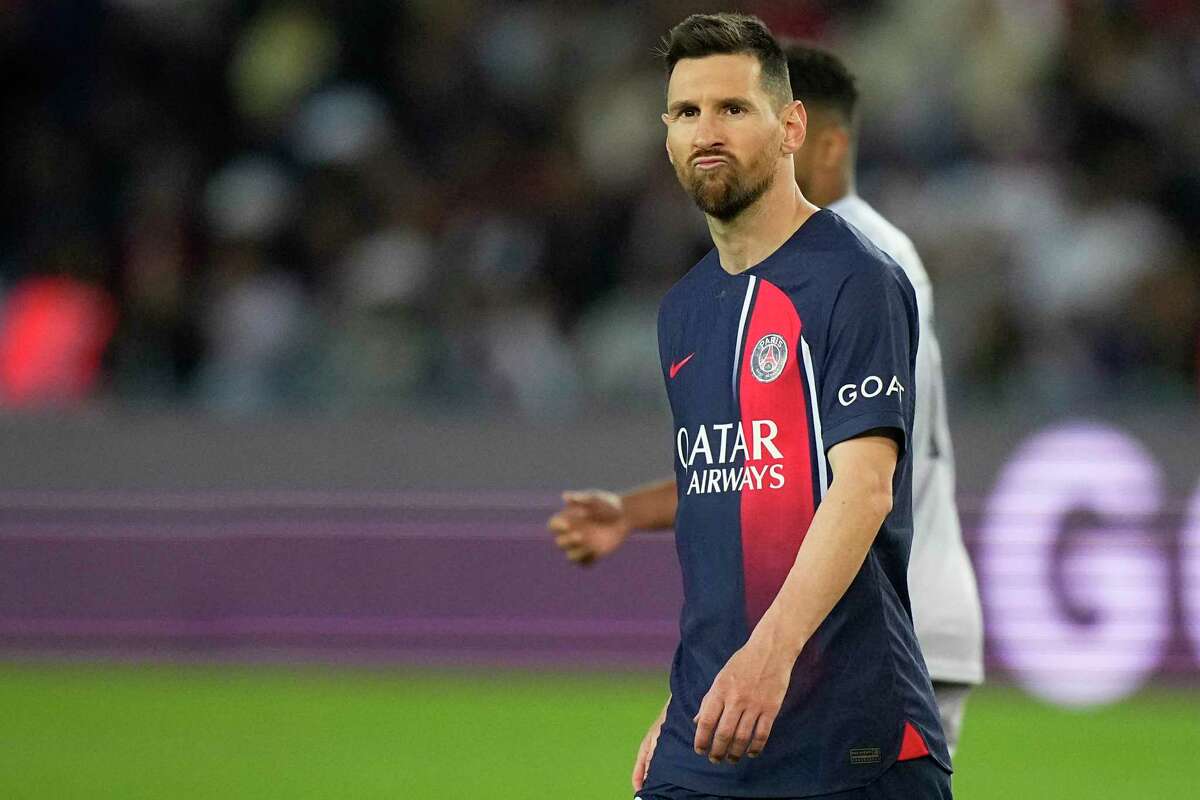 Lionel Messi announces he will sign with MLS' Inter Miami, spurning rich  Saudi offer