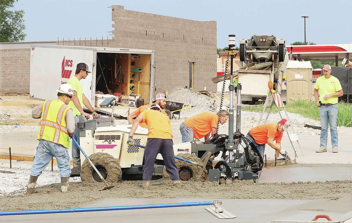 New Wood River gas station taking shape