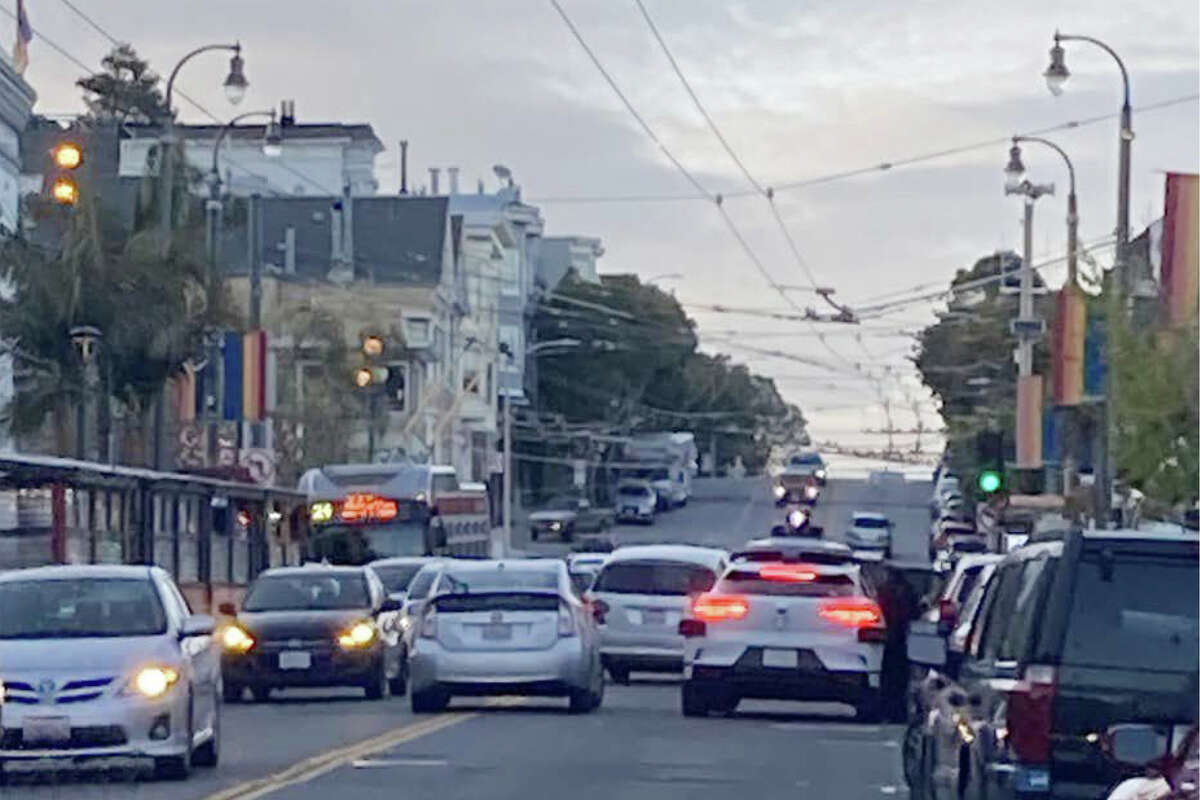 Waymo Taxi blocks traffic in San Francisco Calif.