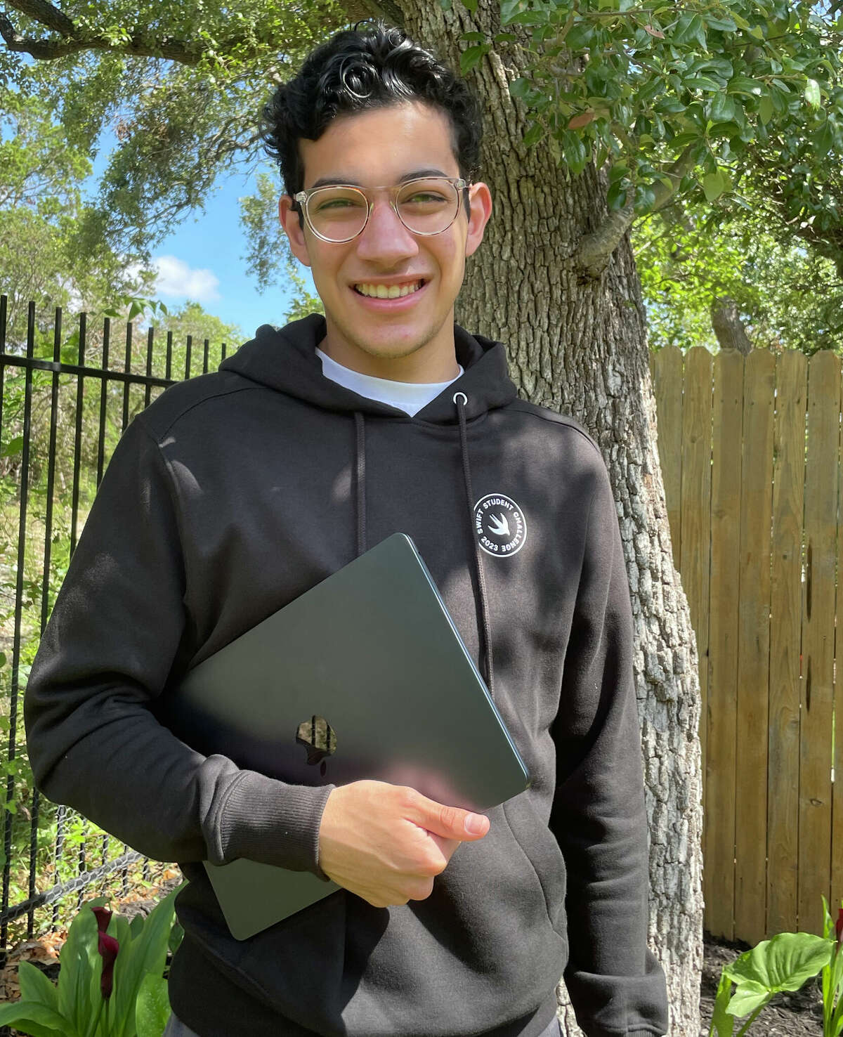 texas-teen-wins-apple-coding-challenge-for-math-asl-app