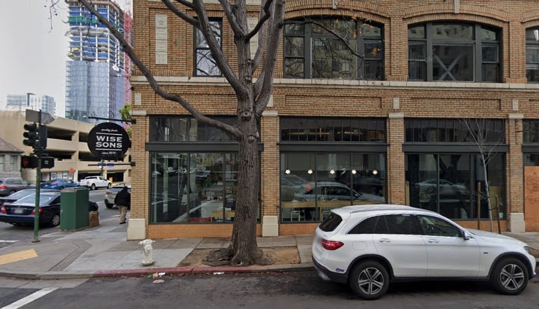 Car smashes through front of Oakland deli, leaves big wreckage — again - Vimarsana News