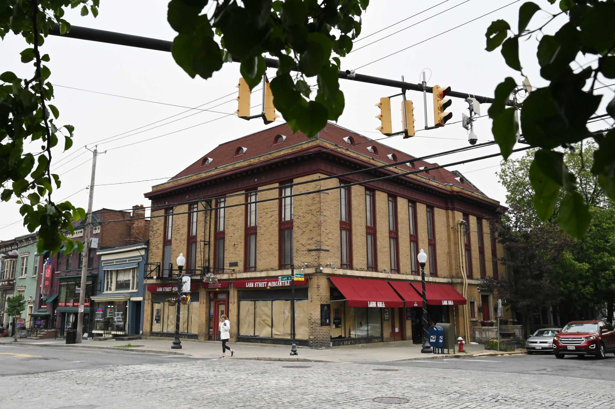 New Albany bistro opens downtown