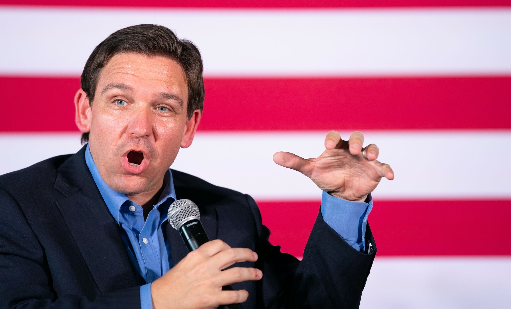Texas sheriff files charges over DeSantis migrant flights - Vimarsana News