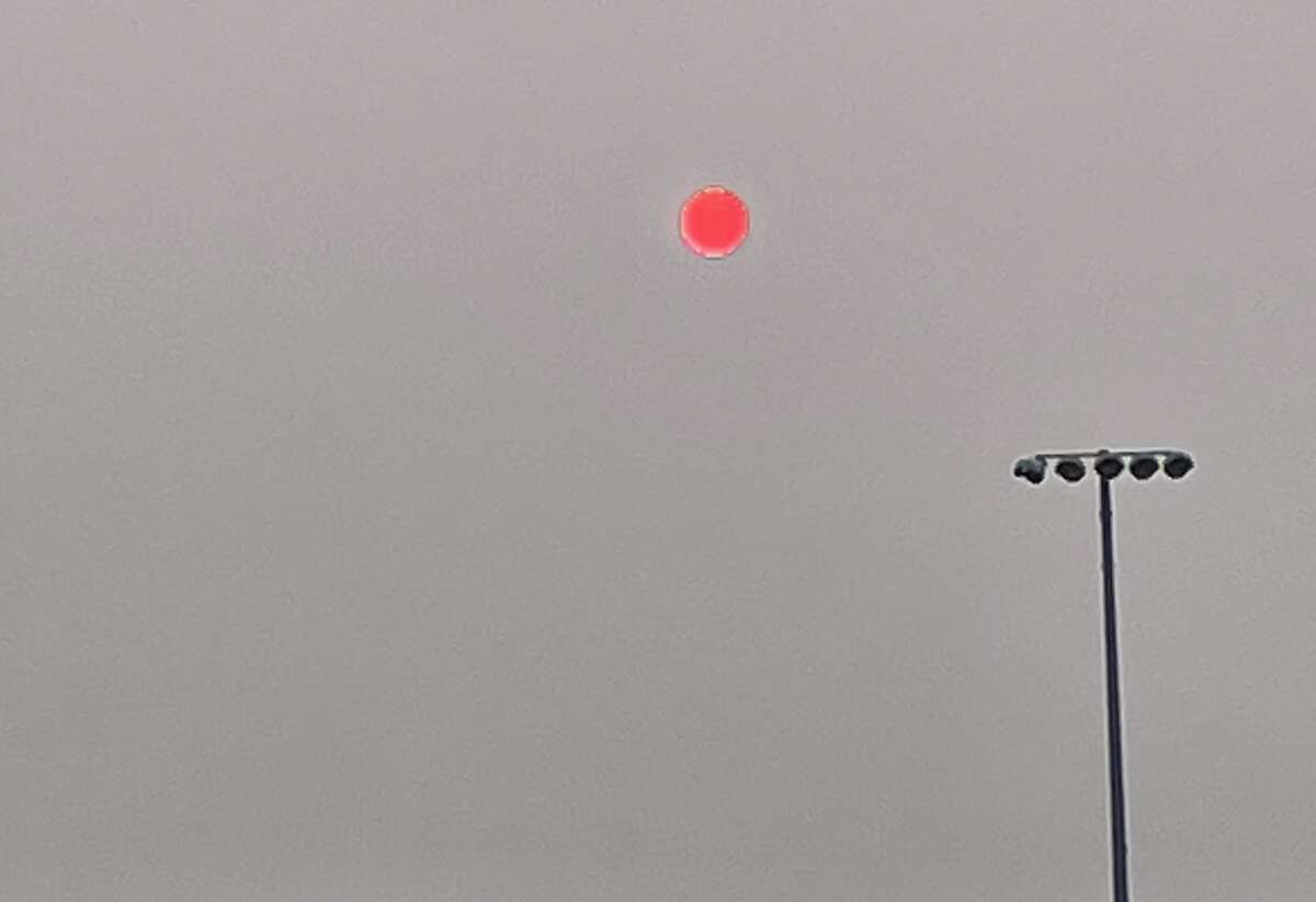 Smoke from Canada wildfires causes unhealthy air quality in CT