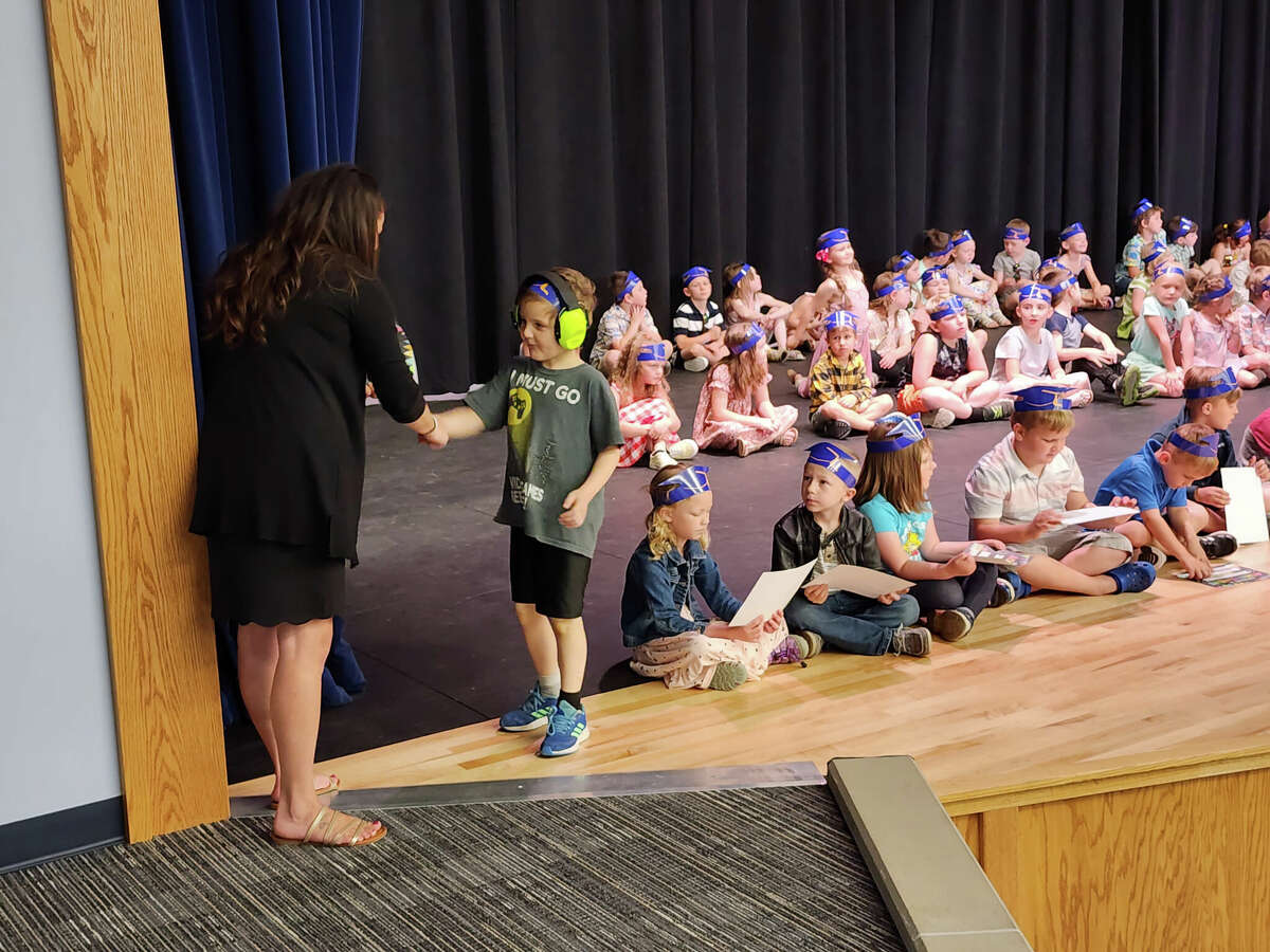 Meridian Elementary School Kindergarten Students Graduate