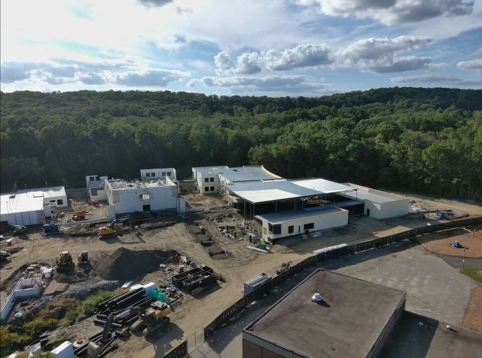 Brookfield's Candlewood Lake Elementary School to open in fall