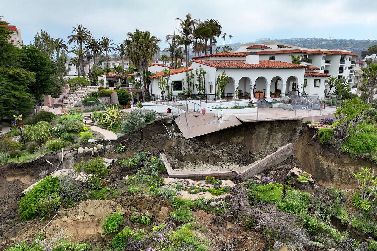 Historic California Mansion Crumbles After Another Landslide   1200x0 