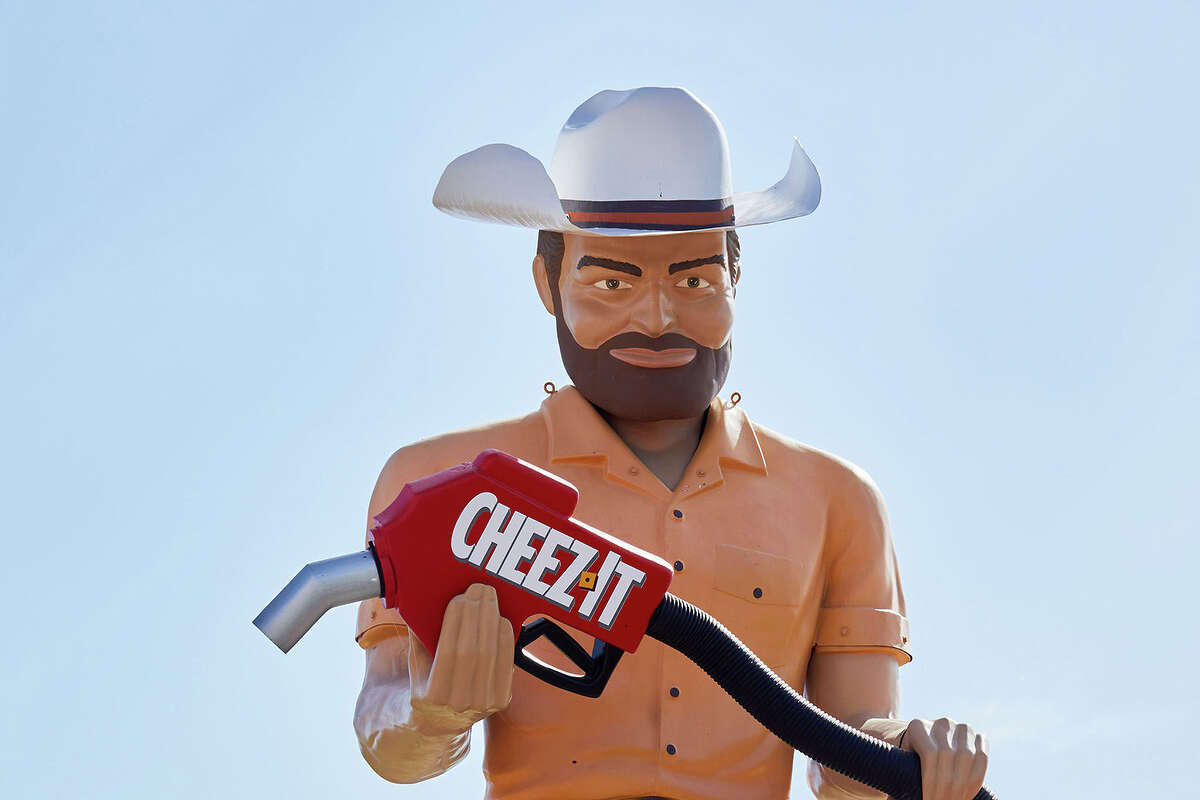 CheezIt opens snack shack in Joshua Tree gas station