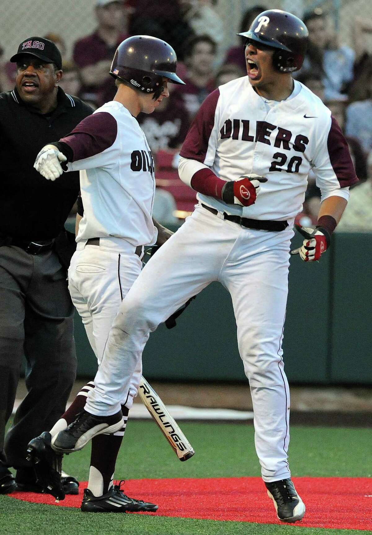 Texas state baseball tourney latest highlight for Barfield family