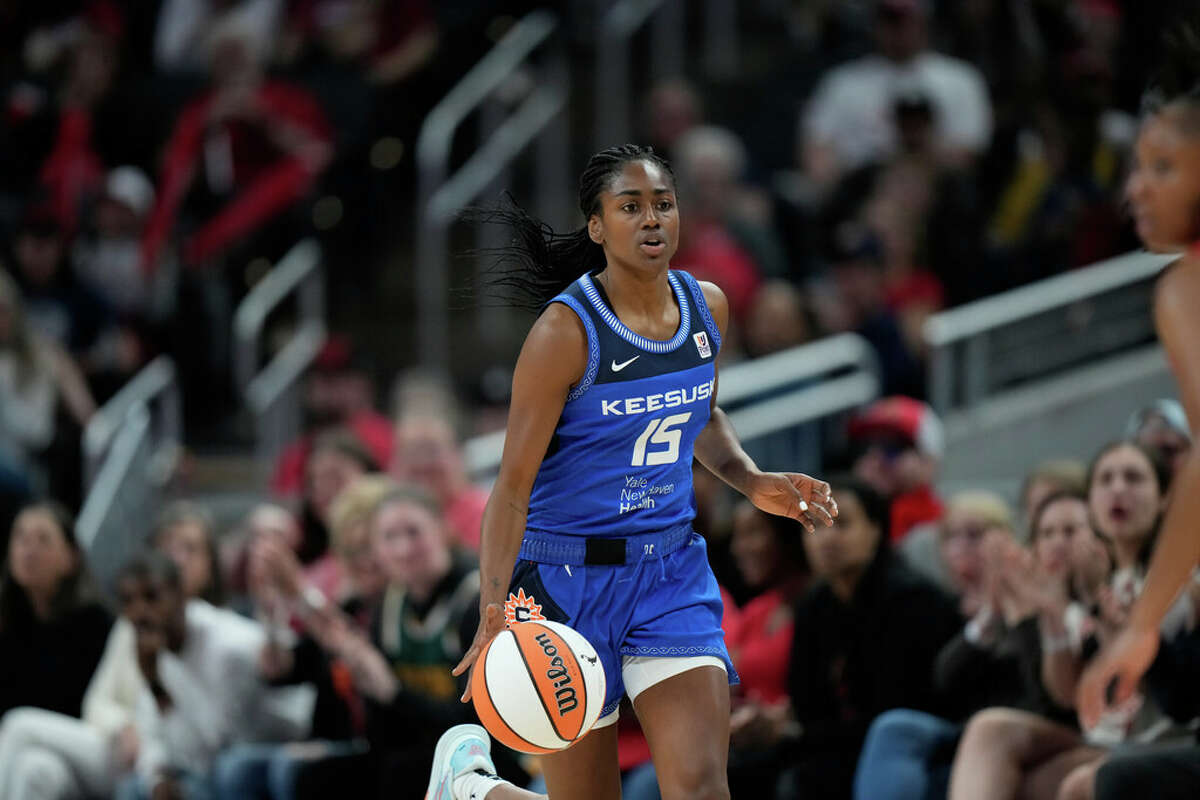 Ex-UConn star Tiffany Hayes leaves the Atlanta Dream for CT Sun