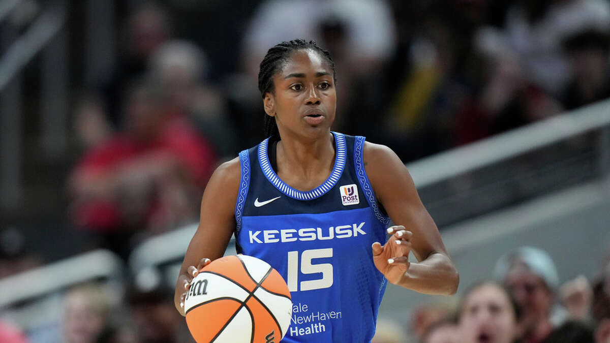 Ex-UConn star Tiffany Hayes leaves the Atlanta Dream for CT Sun