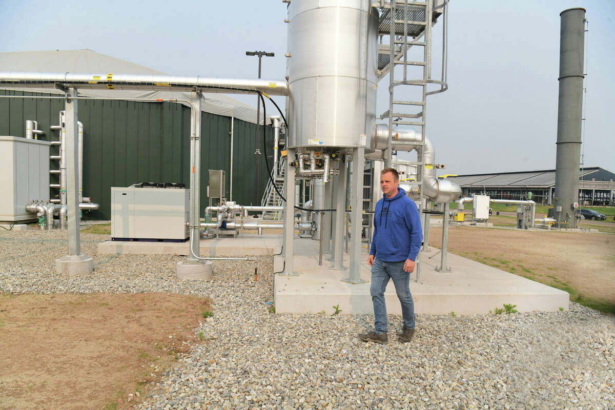 Cow poop turns to natural gas at this Connecticut farm