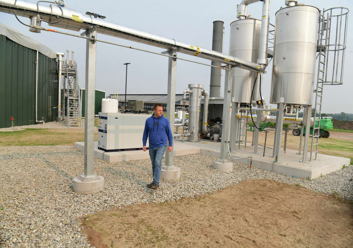Cow poop turns to natural gas at this Connecticut farm