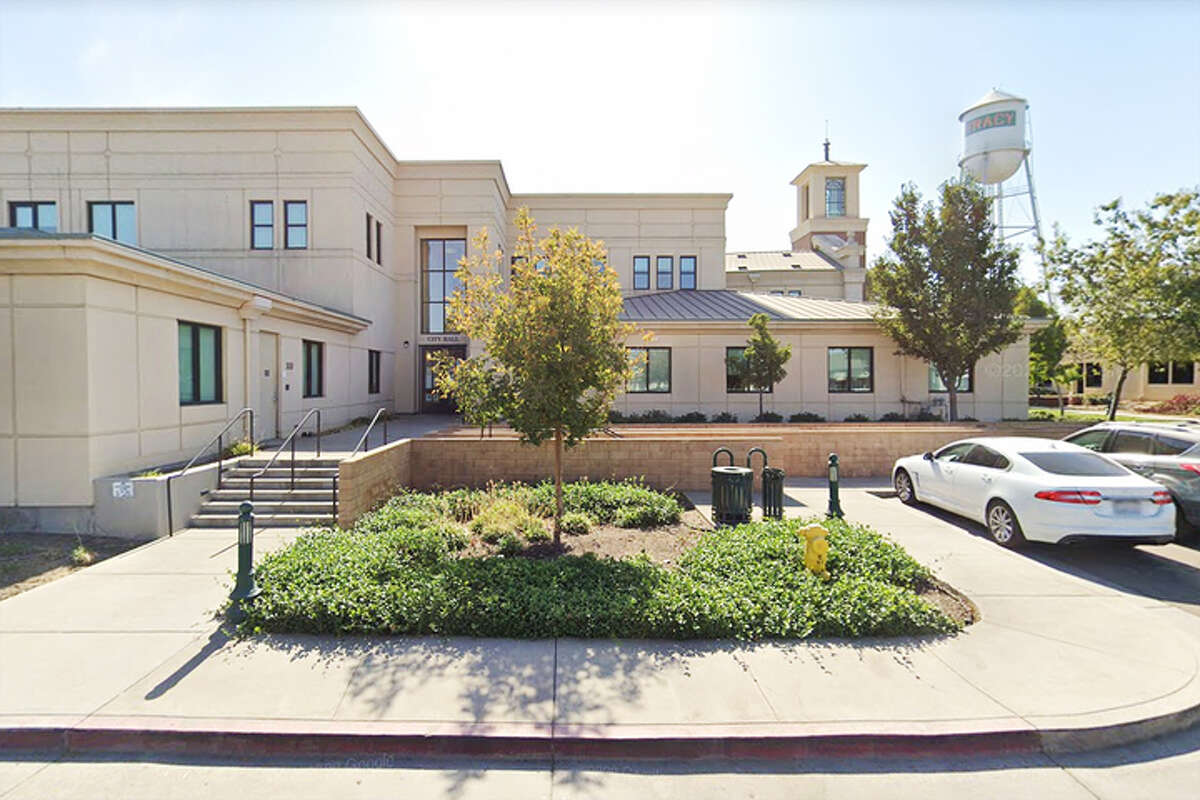 'Racial attack' Tracy wrestling with move to fire city manager