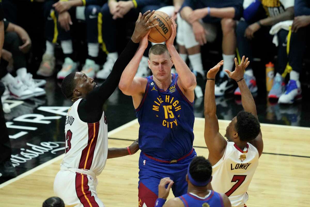 NBA Finals: Nikola Jokic, Jamal Murray help Nuggets go up 2-1 on Heat