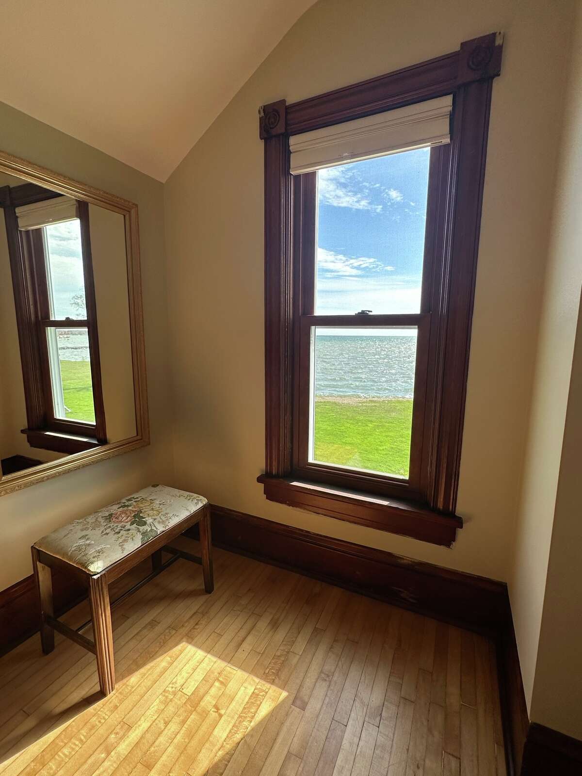 Pointe aux Barques assistant keeper's house a haven of peace and quiet