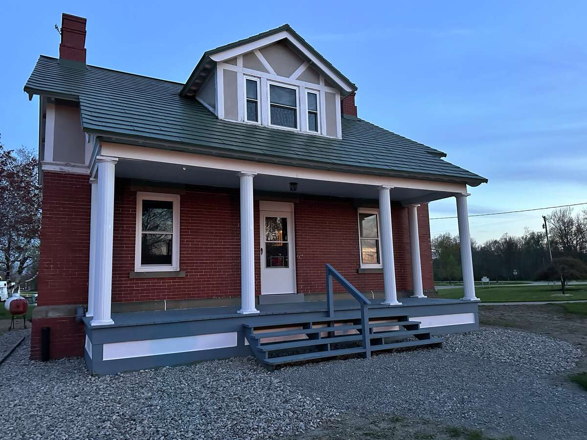 Pointe aux Barques assistant keeper's house a haven of peace and quiet