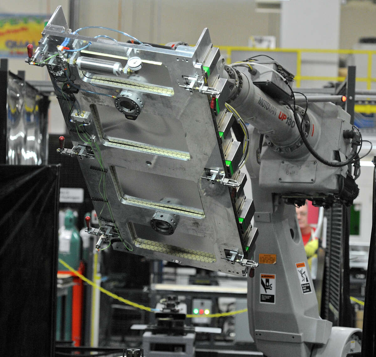 On the CT hot seat over jobs, FuelCell Energy vague on US expansion