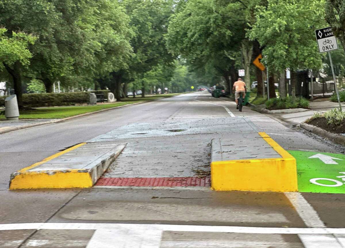 New Heights road infrastructure raises pedestrian safety concerns