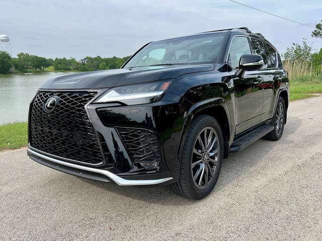 REVIEW: 2023 Lexus LX 600 F Sport Handling