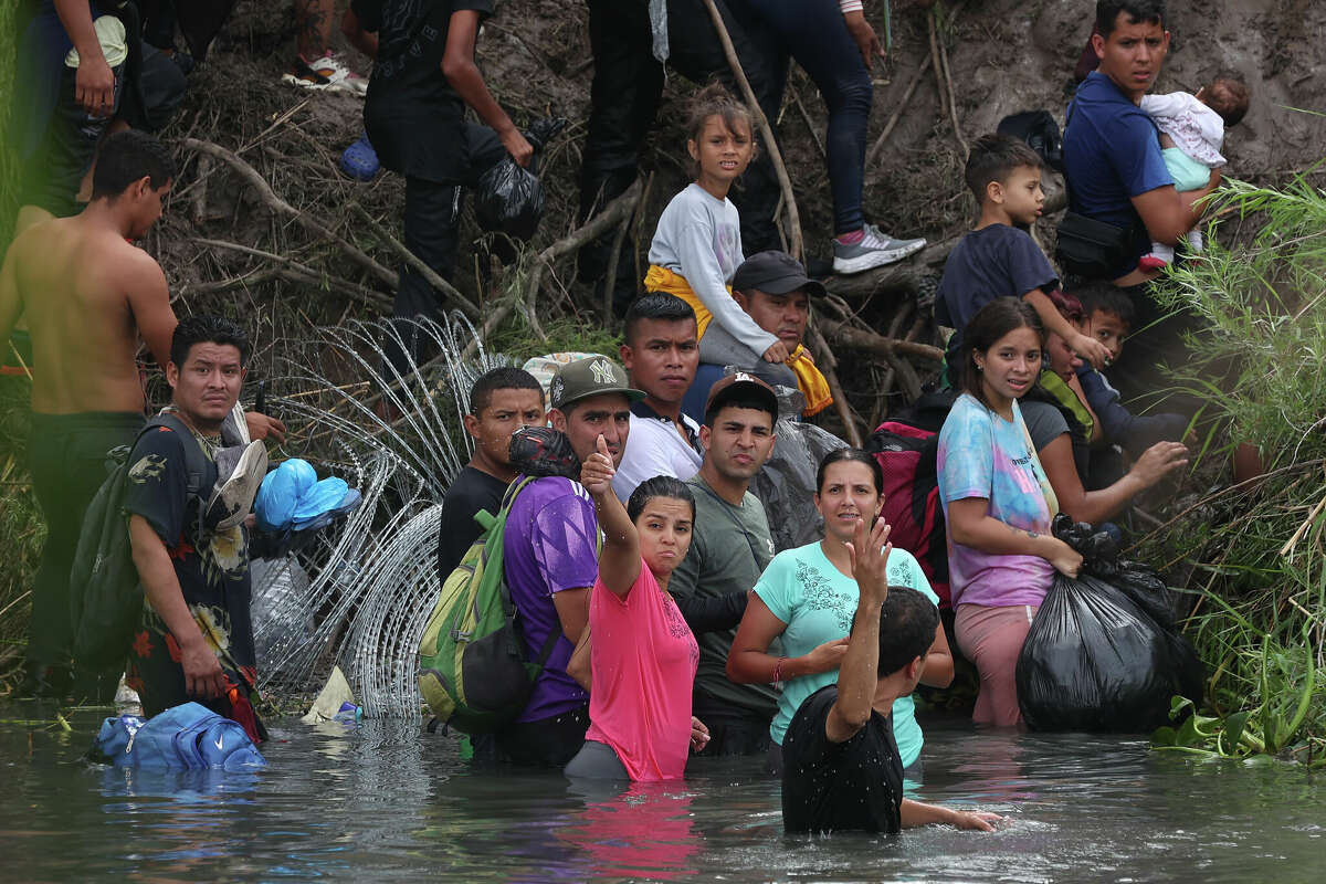 Texas to deploy buoys to deter Rio Grande crossings, Greg Abbott says