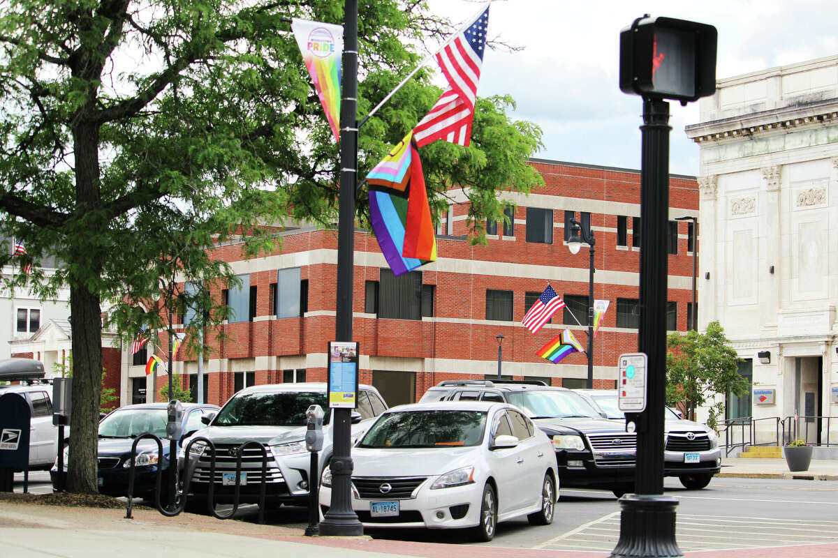 Should Middletown's City Hall, library be razed, rebuilt or moved?