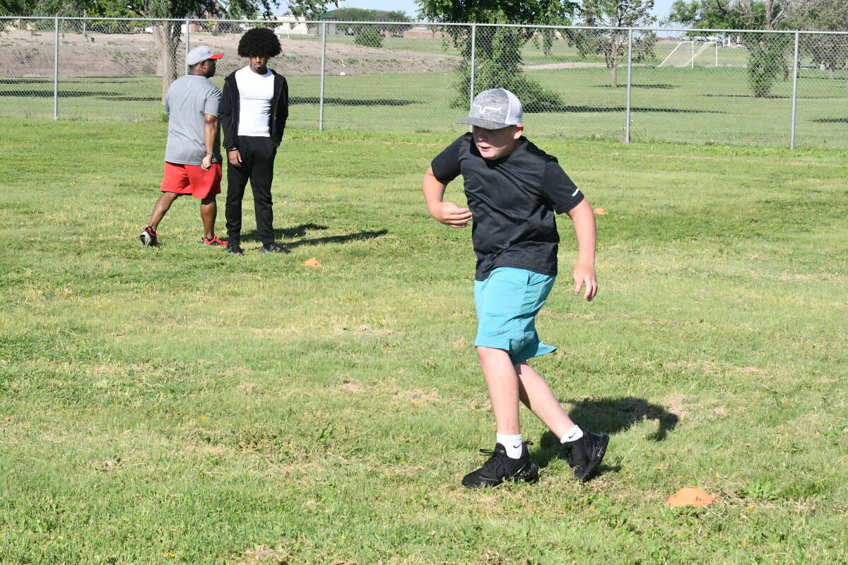 PHOTO GALLERY 2023 Plainview YMCA Tiger Football summer football camp