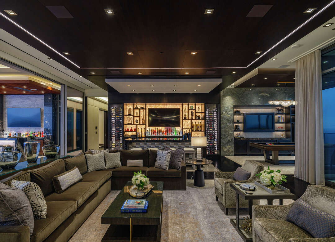 Curated visual reference: Visual Reference: Houston Billionaire Tilman Fertitta S New Post Oak Penthouse Photos