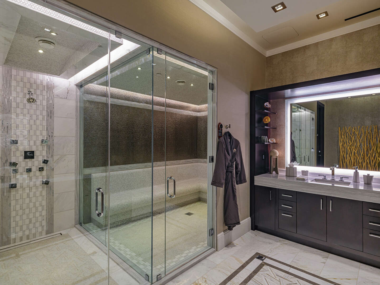 Snapshot of Penthouse Apartments With Steam Shower And Private Lounge